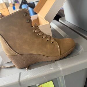 Women’s Lace-Up Wedge Bootie in Brown